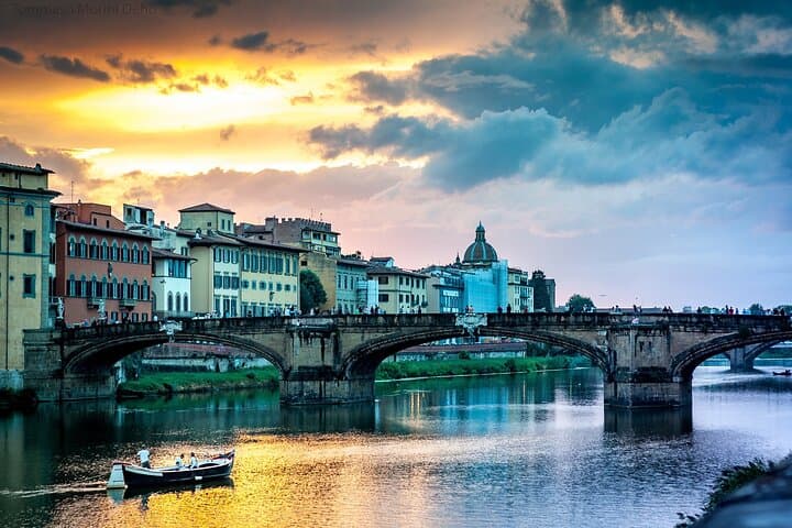 Sunset Arno Cruise with Aperitivo: Florence by Boat