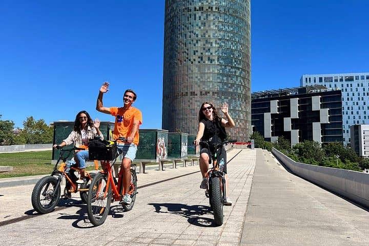 Barcelona Bike and eBike Highlights: 2.5-Hour Guided City Tour photo 3