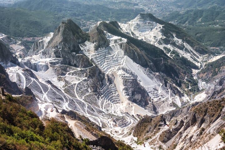 Carrara Marble Quarries & Lucca: Private 4x4 Tour from Carrara Port
