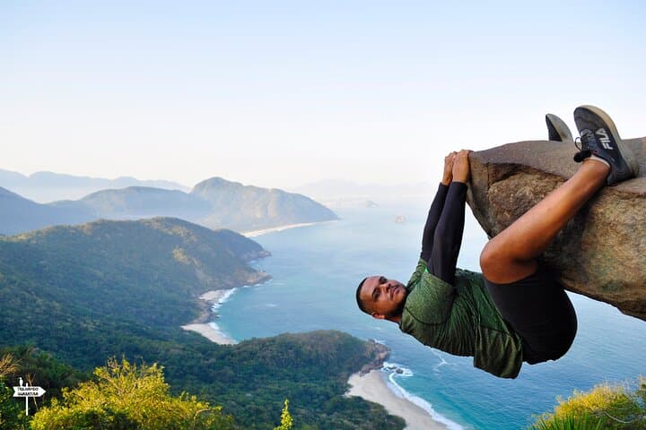 Pedra do Telégrafo Hike and Grumari Beach: Telegraph Stone Trail from Rio