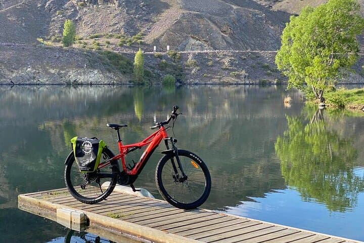 Clyde to Cromwell: Lake Dunstan eBike Day Tour with Wine Tasting photo 4