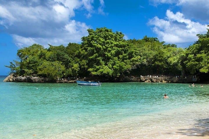 Blue Lagoon Full-Day Tour from Puerto Plata — Beaches, Cave & 10m Rope Jump photo 3