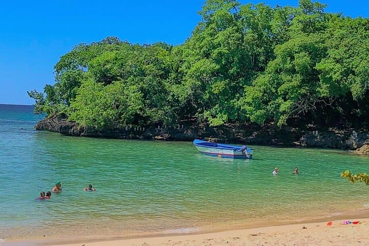 Blue Lagoon Full-Day Tour from Puerto Plata — Beaches, Cave & 10m Rope Jump photo 4