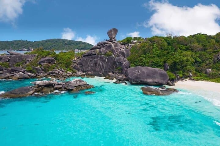 Similan Islands Speedboat Snorkel: Day Trip from Phuket to Sailing Rock