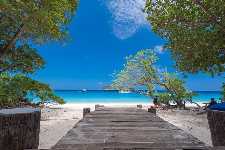 Similan Islands Speedboat Snorkel: Day Trip from Phuket to Sailing Rock photo 3
