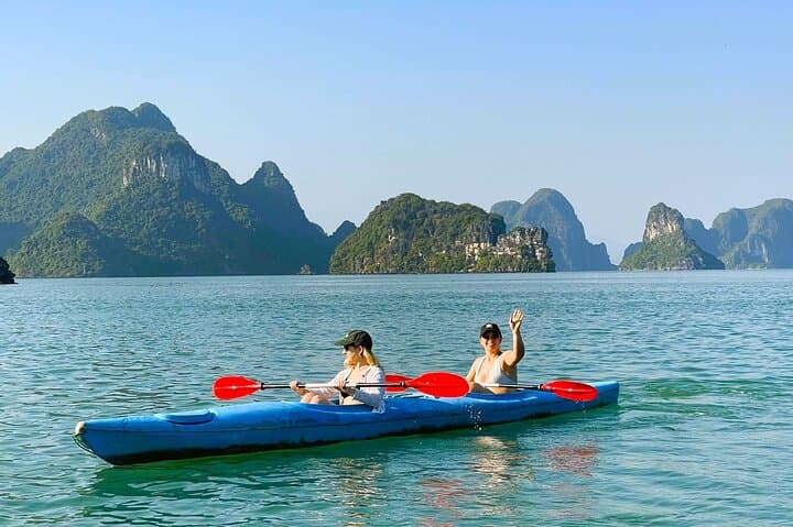 Private Canoe Tour from Tuan Chau: Halong & Lan Ha Bay Highlights photo 2
