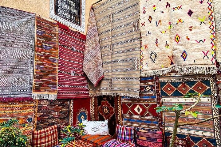 Casablanca Guided City Tour: Hassan II Mosque, Old Medina & Corniche photo 5