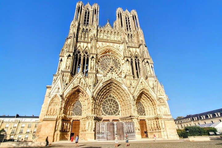Full-Day Champagne Pommery Small-Group Tour — Reims & Épernay Cellars photo 2