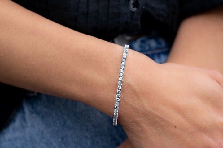 Diamonds and Cocktails: Luxury Jewelry Experience in Grand Cayman photo 4