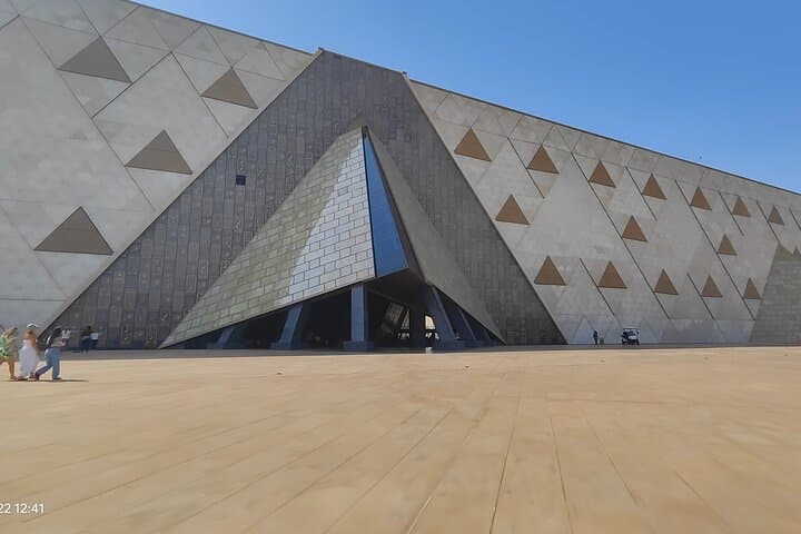 Grand Egyptian Museum and Giza Pyramids: Private Day Tour from Cairo