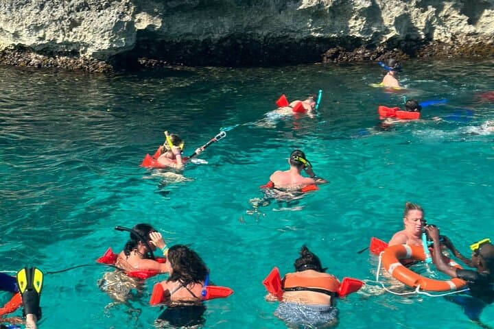 Negril Adults-Only Catamaran Cruise and Snorkel to Rick's Cafe photo 2
