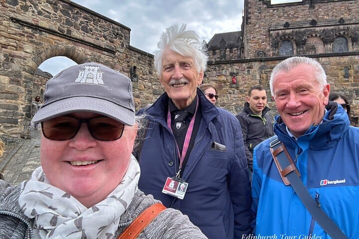 Private Royal Mile Walking Tour — Guided Edinburgh Castle to Holyrood Walk photo 5