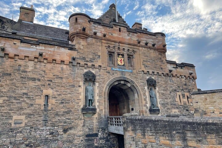 Private Royal Mile Walking Tour — Guided Edinburgh Castle to Holyrood Walk photo 6