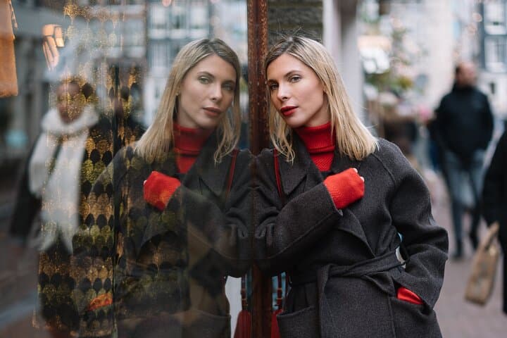 Personalized Amsterdam Photoshoot: Private Photographer Tour in Jordaan & Museumplein photo 2