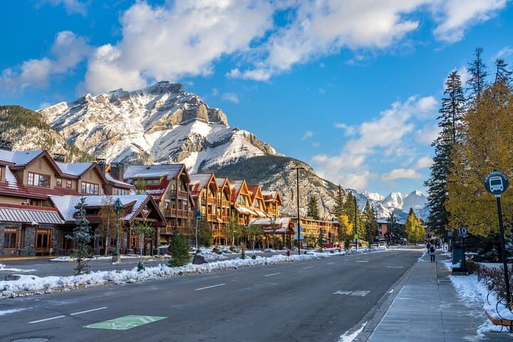 Roadrunner 2-Day Rockies Road Trip from Vancouver to Banff — Coast-to-Rockies Scenic Tour