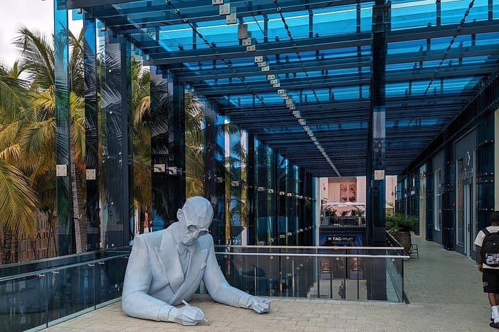 Miami 3-Hour French Tour: South Beach Art Deco, Design District & Wynwood photo 1