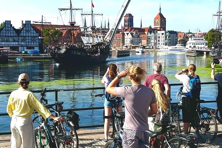 Gdańsk Highlights Bicycle Tour – Ride Through History and Harbor Streets photo 4