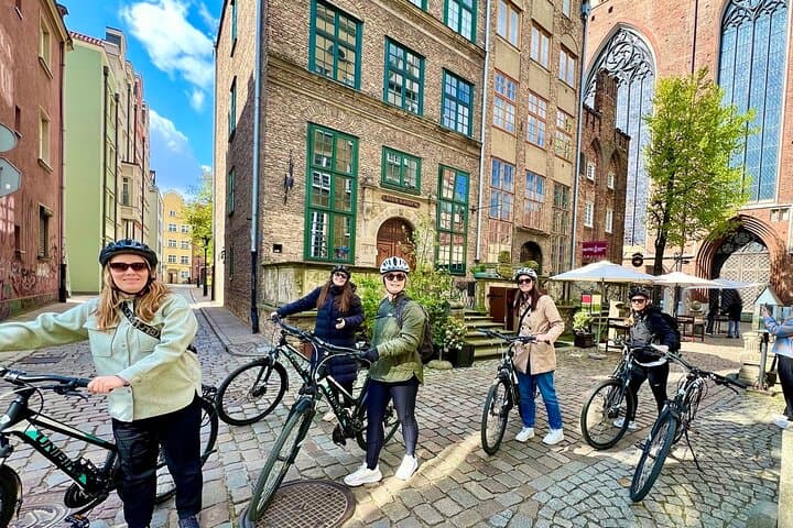 Gdańsk Highlights Bicycle Tour – Ride Through History and Harbor Streets photo 3