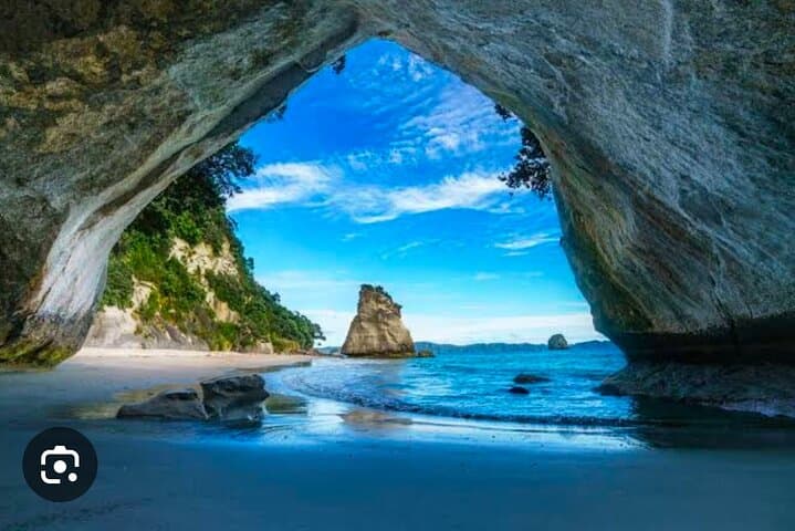 Cathedral Cove & Hot Water Beach: Full-Day Coromandel Adventure from Auckland (Optional Driving Creek Railway) photo 3