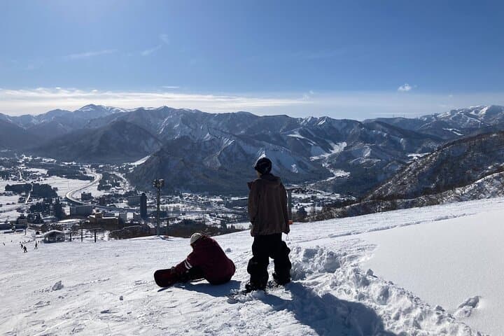 Beginner Snowboard Lesson in Yuzawa from Tokyo — GoPro Option photo 4