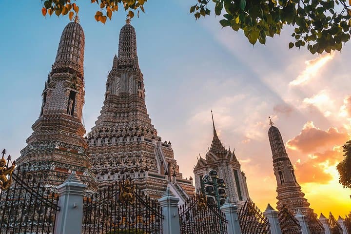 Bangkok Express River Tour — Wat Arun & Reclining Buddha Half-Day Experience