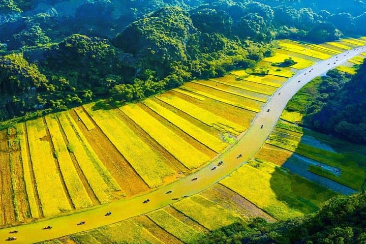 Tam Coc & Hoa Lu: Private Day Tour from Hanoi — Bike, Boat, Ancient Temples photo 2
