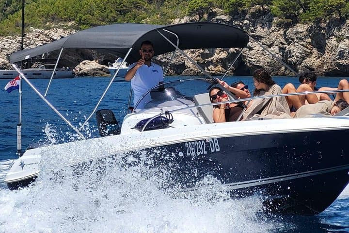4-Hour Private Dubrovnik Boat Tour to Elaphiti Islands with Drinks