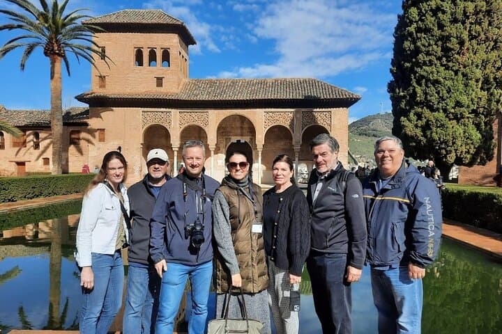 Private Alhambra and Granada Day Trip from Almería — 3‑Hour Guided Tour photo 2