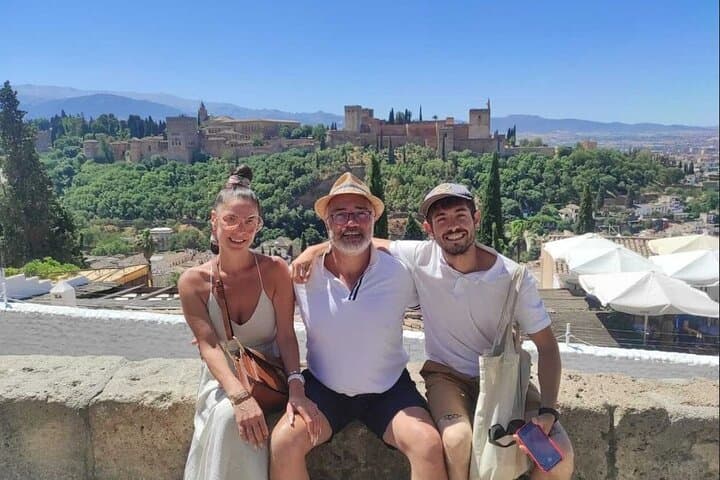 Private Alhambra and Granada Day Trip from Almería — 3‑Hour Guided Tour photo 3