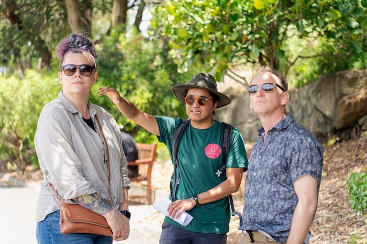 Sydney Botanic Gardens Foraging Walk & Native Picnic: A Guided Urban Food Tour