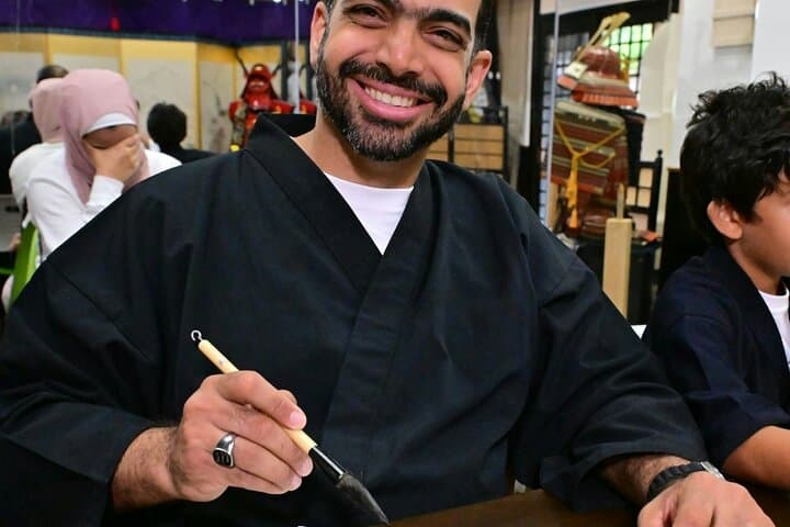 Samurai Calligraphy Experience in Osaka: Final Brushstrokes & Shodo Workshop photo 4