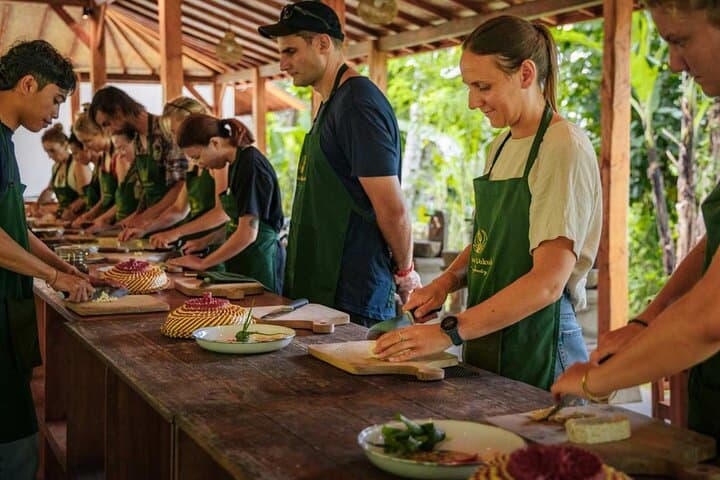 Balinese Cooking Class: Market, Farm & Traditional House Experience