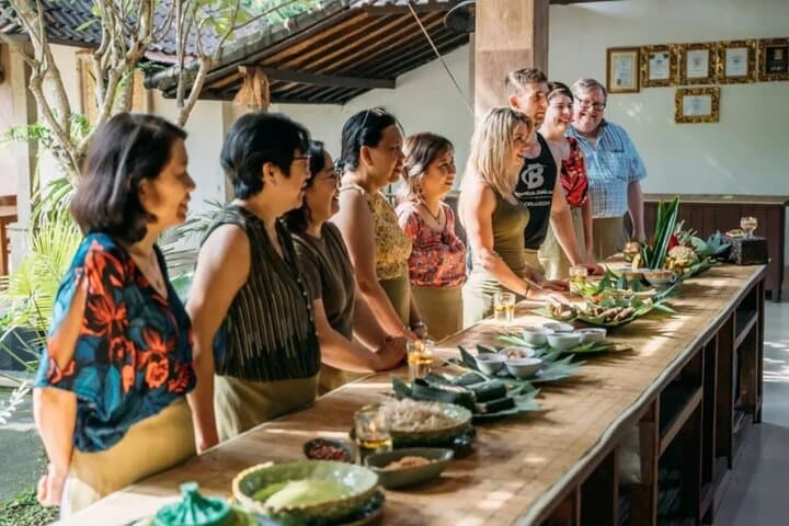 Balinese Cooking Class: Market, Farm & Traditional House Experience photo 5