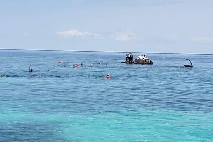 Roatán Private Snorkeling & Eco-Park Combo: West Bay Beach, Sloths & Monkeys photo 2
