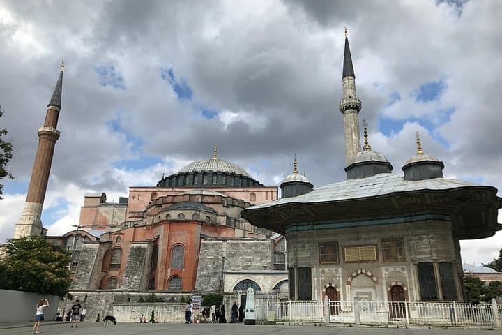 Hagia Sophia Fast-Track Guided Tour: Skip-the-Line History Walk in Istanbul photo 1