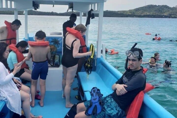 South Roatan Drift Snorkel and Brady's Cay Private Beach with Monkey & Sloth Sanctuary photo 5