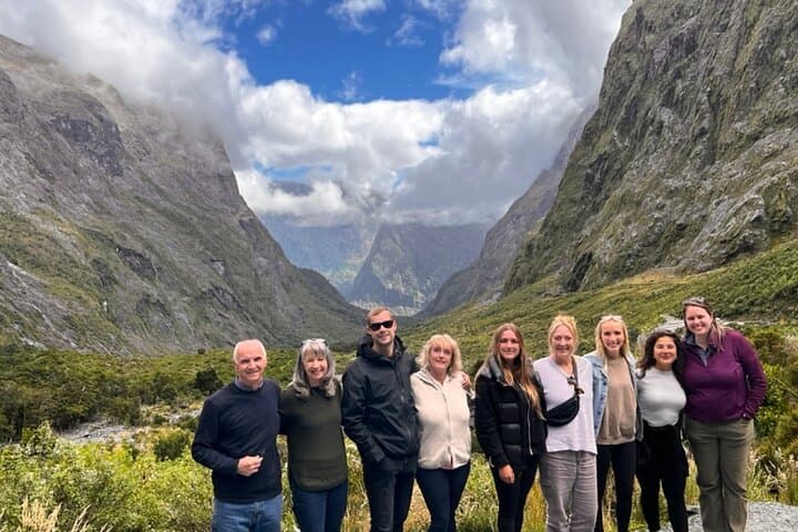 Milford Sound Tour from Queenstown: Scenic Drive & 2-Hour Nature Cruise