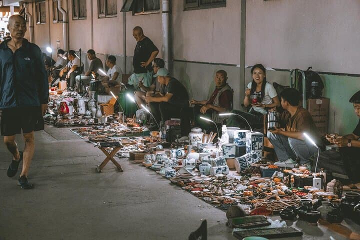 Beijing Ghost Market Night Tour: Antiques, Snacks & Local Secrets photo 5