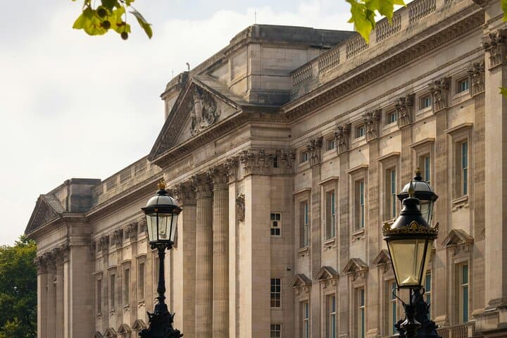 Royal London Walking Tour: Buckingham Palace to Westminster in 2 Hours photo 5