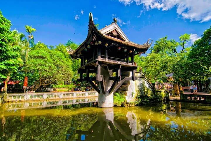 Hanoi Essence: Full-Day Cyclo Ride & Traditional Water Puppet Show