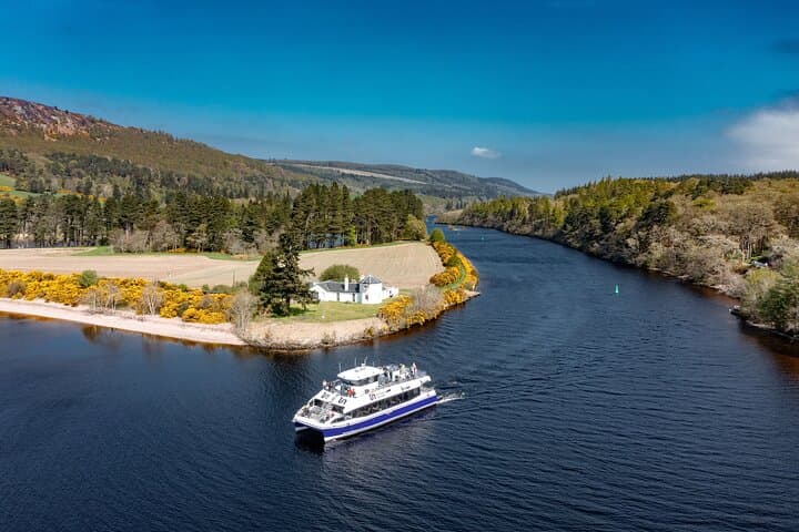 Caledonian Canal & Loch Ness Sightseeing Cruise from Dochgarroch photo 6