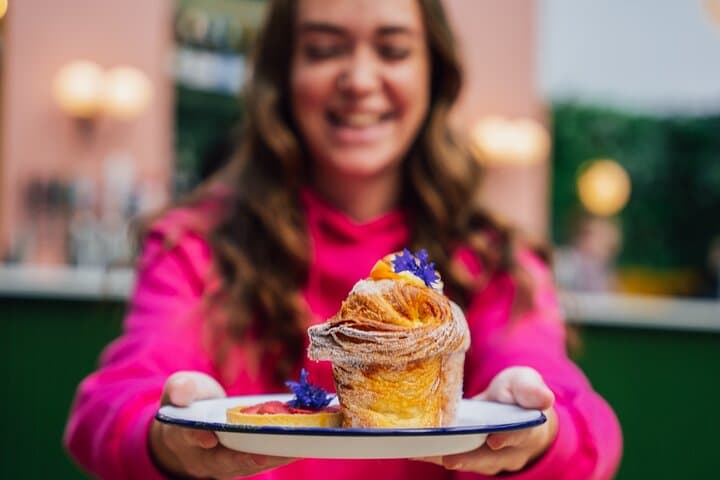 Taste and Explore Chester: 3–4 Hour Food Walking Tour of the City Walls and Markets