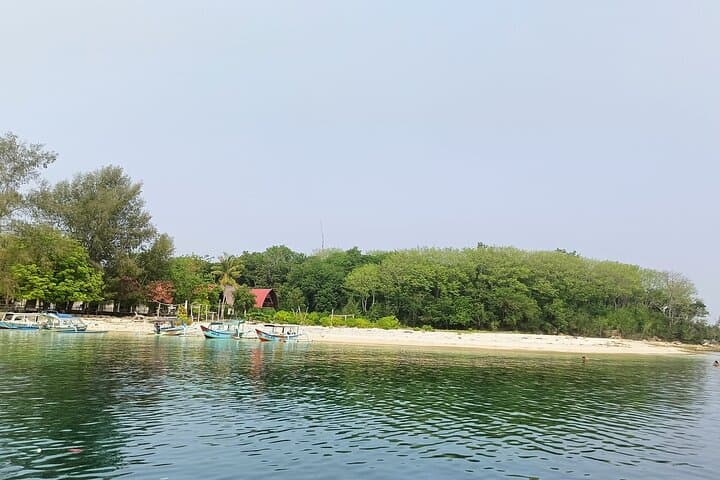 Hidden Gilis: Private Snorkeling to 5 Secret Islands in West Sekotong photo 1