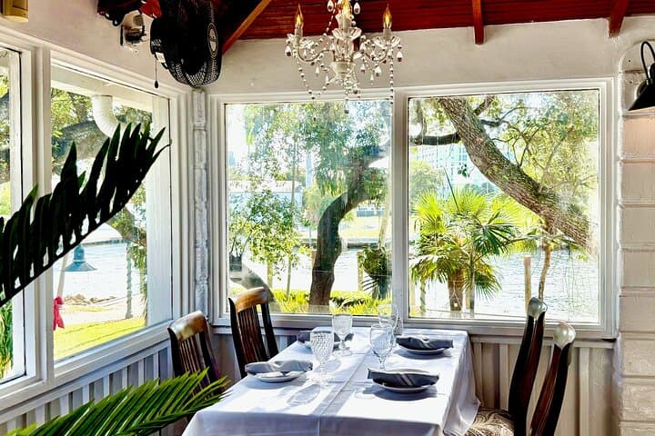Fort Lauderdale Historic District Food Tour: Old Town Tasting Experience photo 3