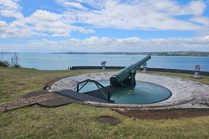 Half-Day Auckland Highlights: Mount Eden, North Head & Harbour Drive photo 3