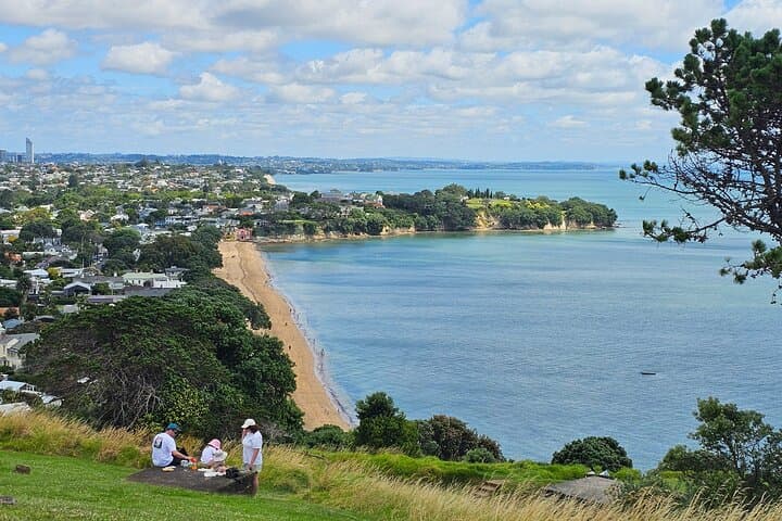Half-Day Auckland Highlights: Mount Eden, North Head & Harbour Drive photo 4