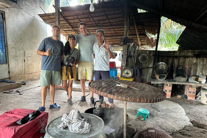 Private Mekong Delta Day Trip: Rice Fields, Sampans & Vinh Trang Pagoda