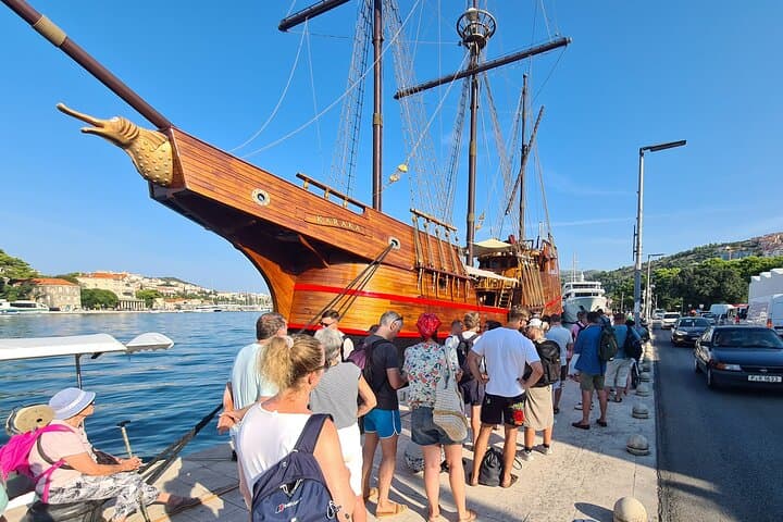 Sail the Elaphiti Islands on Karaka: Dubrovnik Day Cruise to Koločep, Šipan & Lopud photo 2