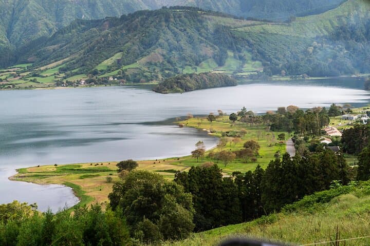 Sete Cidades Crater Minivan Tour: Half-Day Views of the Blue and Green Lakes photo 3