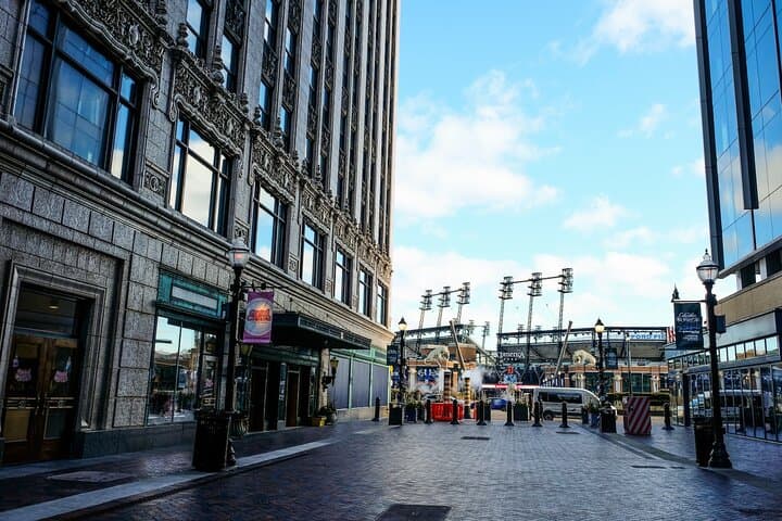 Downtown Detroit Donut, Coffee & Pastry Walking Tour photo 5